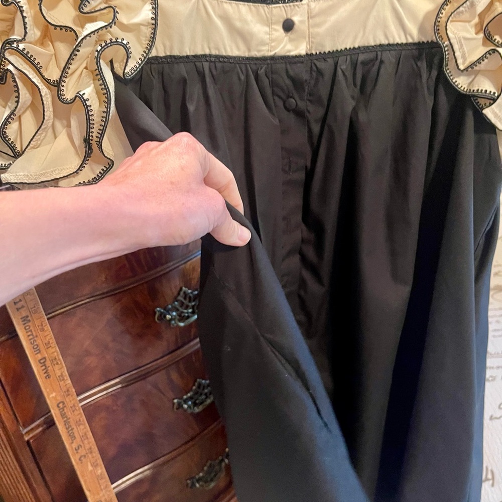 Entro Black and Cream Puff Sleeve Mini Dress - Picture 3 of 7